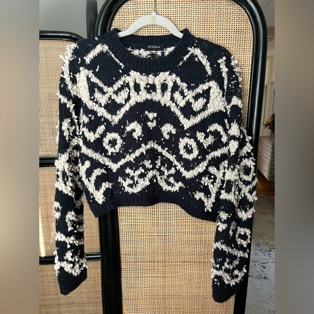 Cropped navy and white sweater